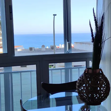 Vistas Al Mar Con Piscina Lägenhet